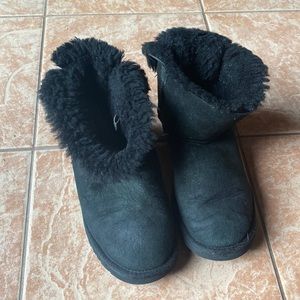 UGG ankle boots size 5